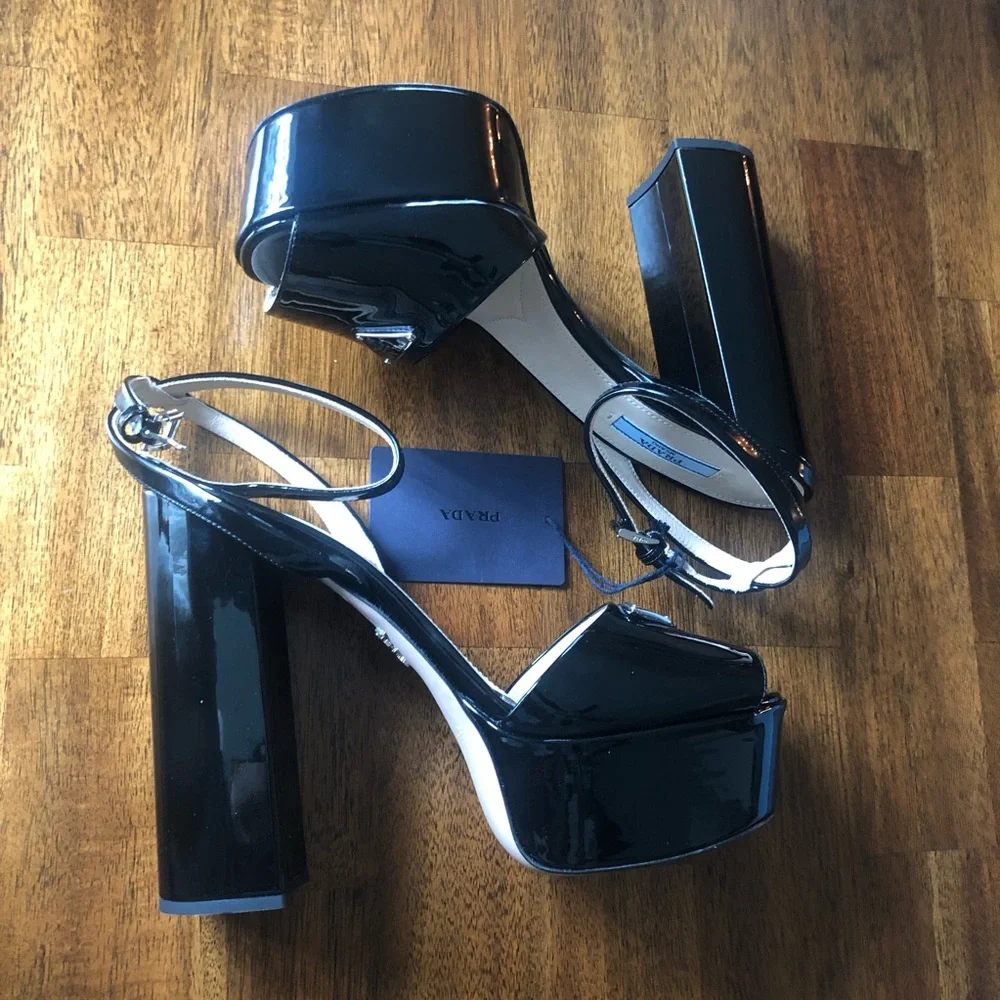 NIB $1290 Prada Patent Platform Sandal in BLACK Patent, Size 9US / 39EU